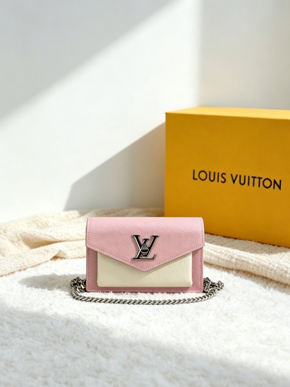 Louis Vuitton Lockme Chain Bag